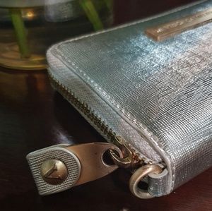 Vince Camuto Bags - Silver & Gold Vince Camuto wallet Vince Camuto Bags - Silver & Gold Vince Camuto wallet